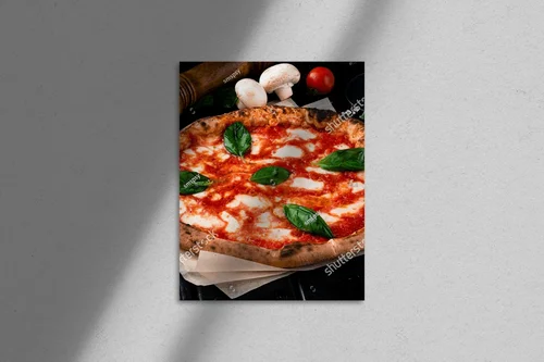 Aromatyczna kompozycja pizzy w ciemnych tonach