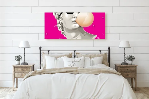 Antyczna figura w futurystycznych okularach