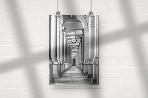 Elegancka architektura w monochromatycznych tonach