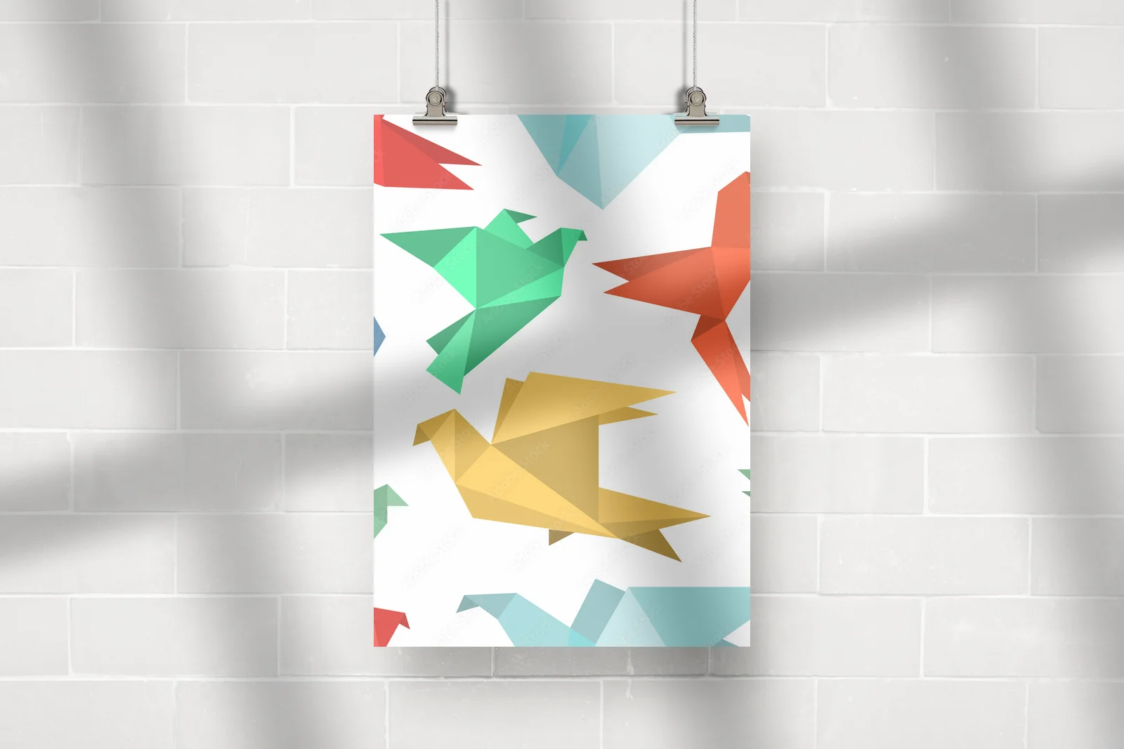 Papierowe ptaki w stylu origami - opuszczone w bieli
