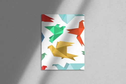 Papierowe ptaki w stylu origami - opuszczone w bieli