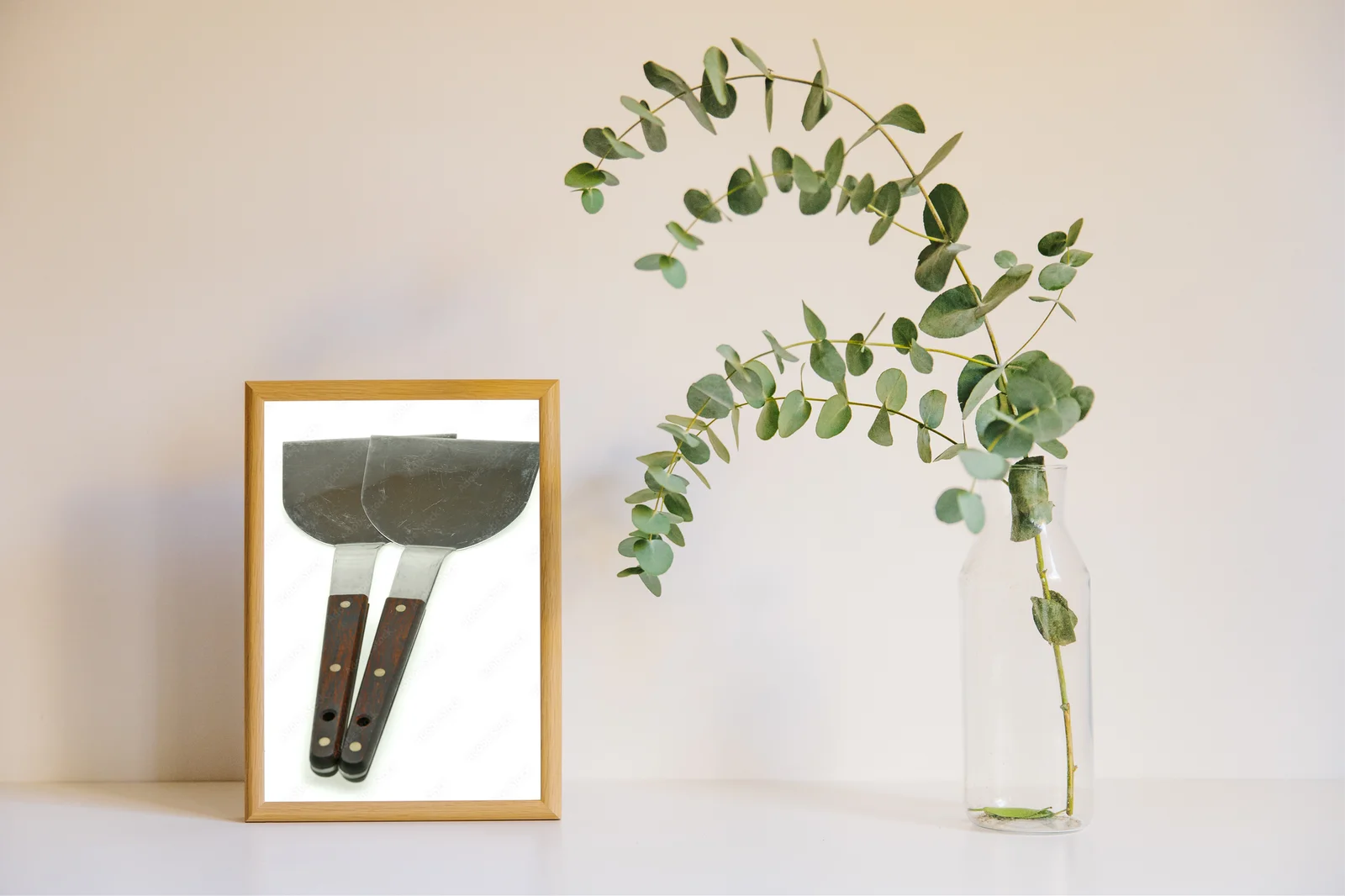 Elegancka harmonia bieli w minimalistycznym stylu
