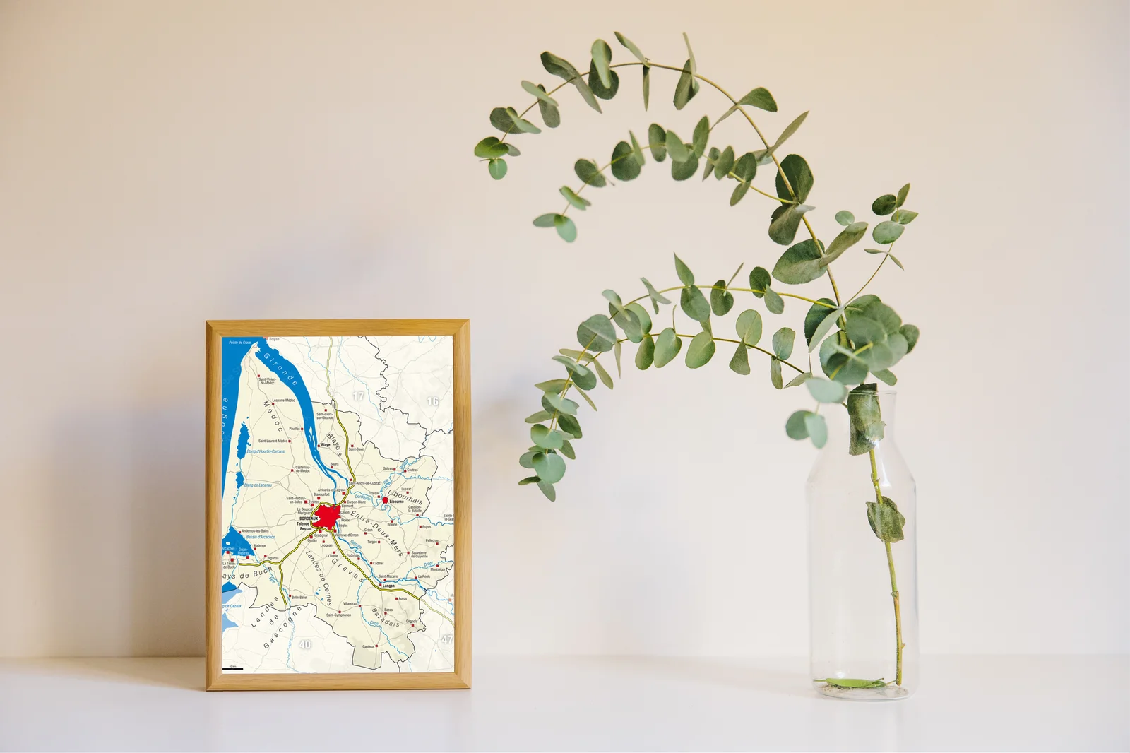 Elegancka mapa Gironde w stonowanych odcieniach