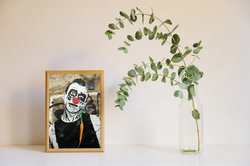 Miejski styl z nutą graffitowych inspiracji