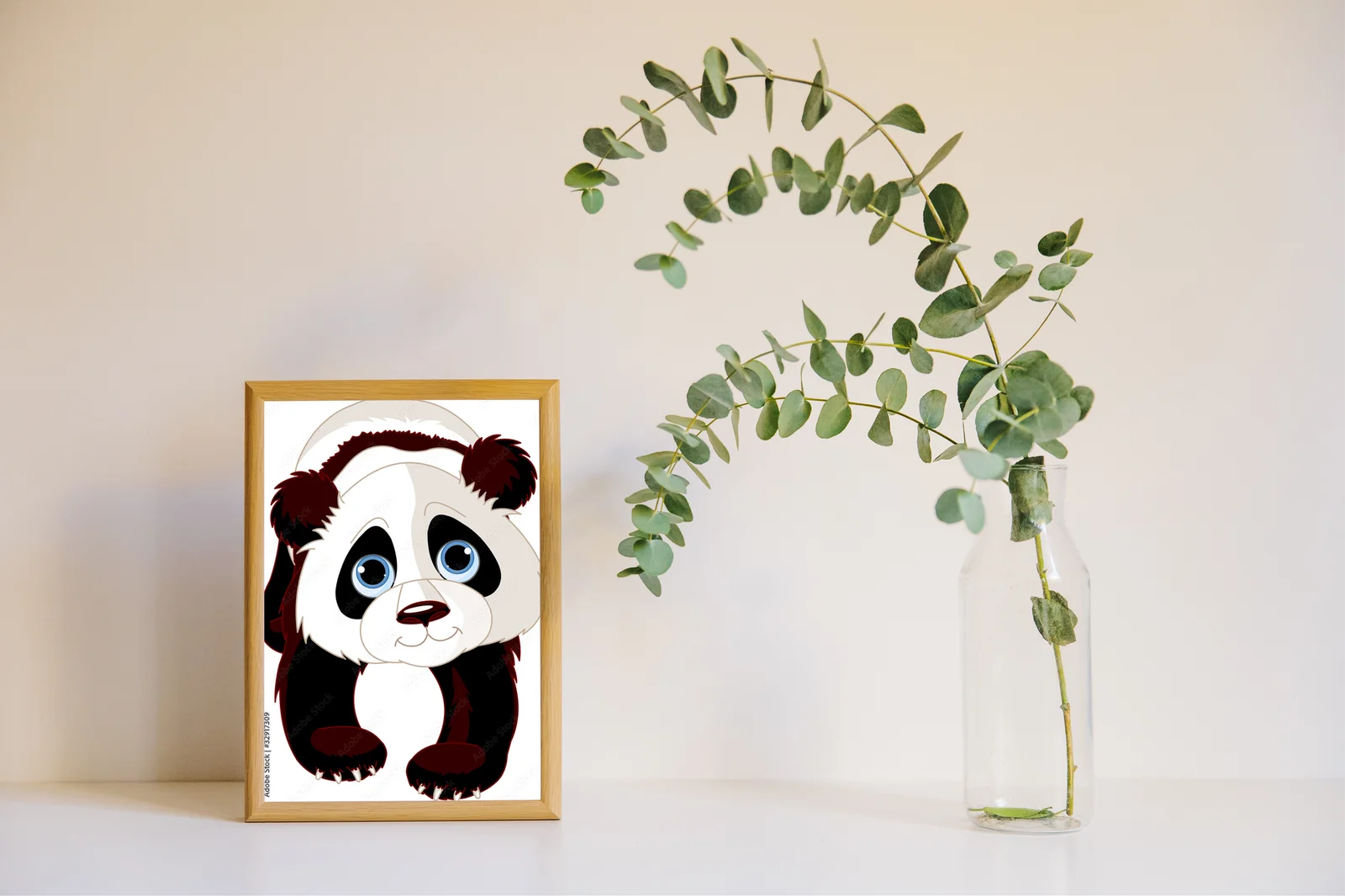 Radosna panda w uroczej bieli