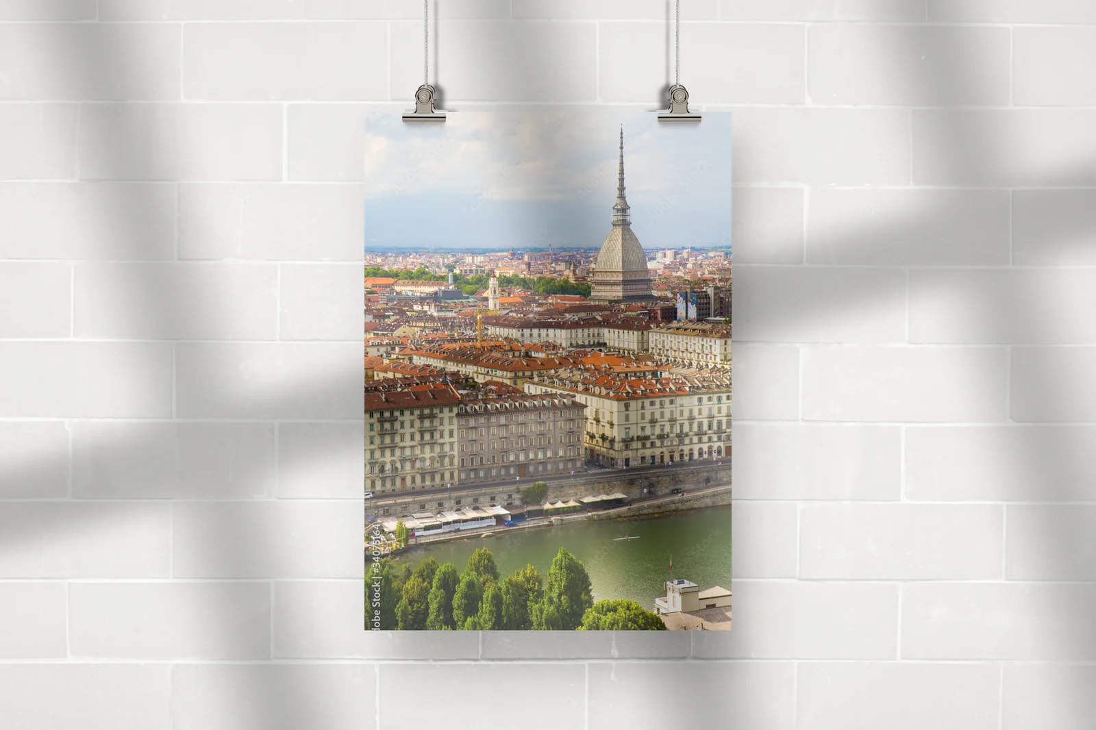 Panoramiczny widok na Torin z majestatyczną Mole Antonelliana