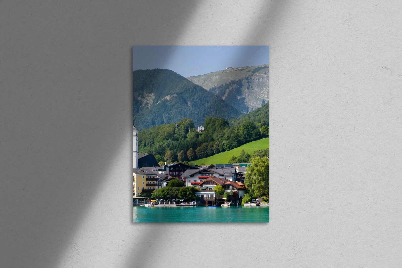 Urokliwy krajobraz nad jeziorem St. Wolfgang