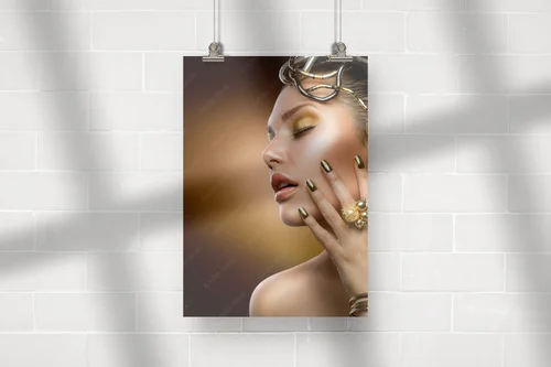 Stylowy portret w złotych odcieniach