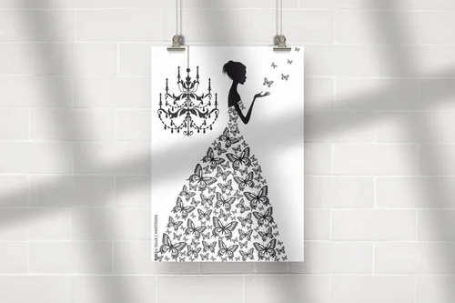 Elegancka kobieta z motylami w monochromatycznej kompozycji