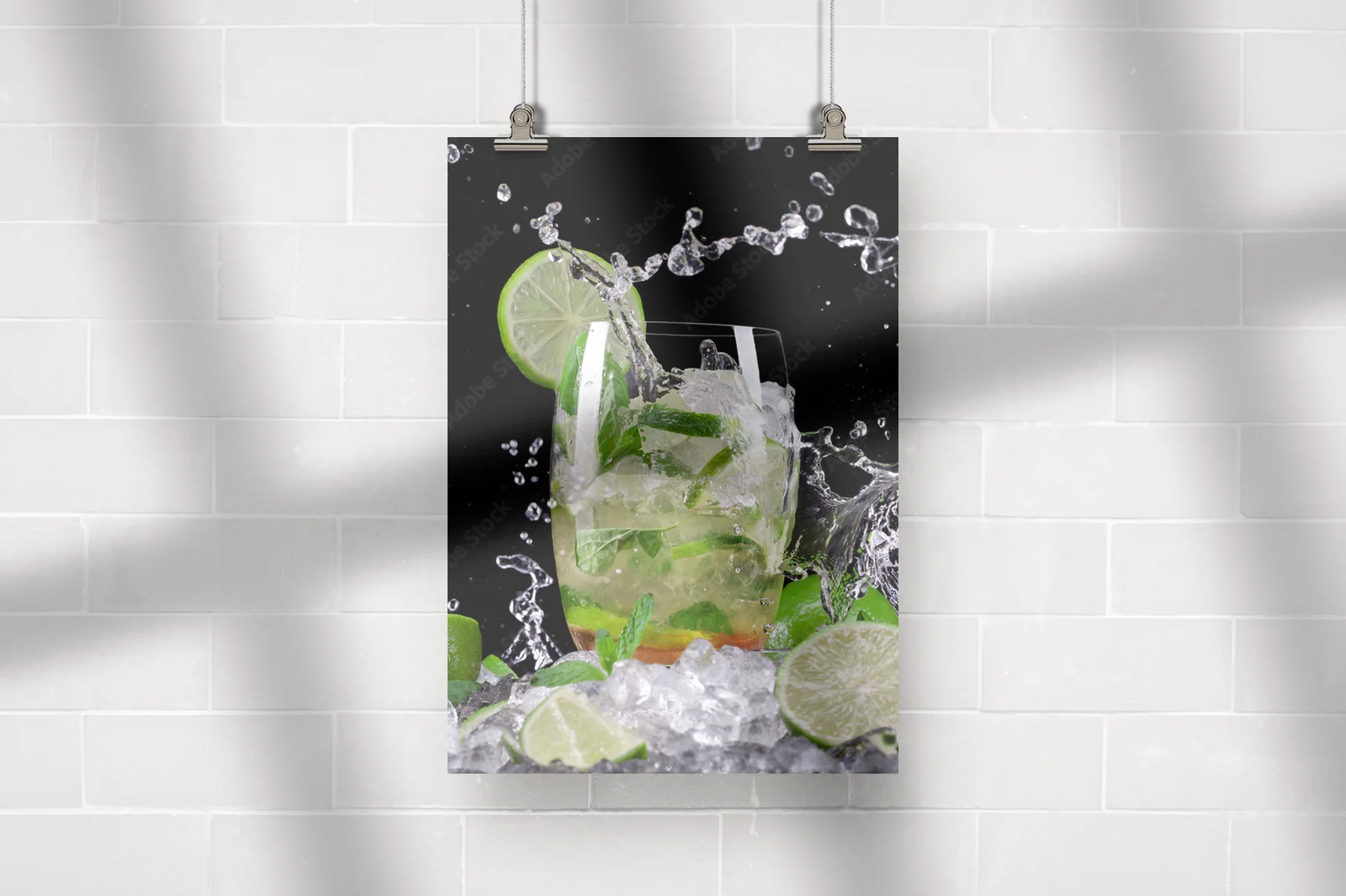 Orzeźwiająca kompozycja mojito na czarnym tle