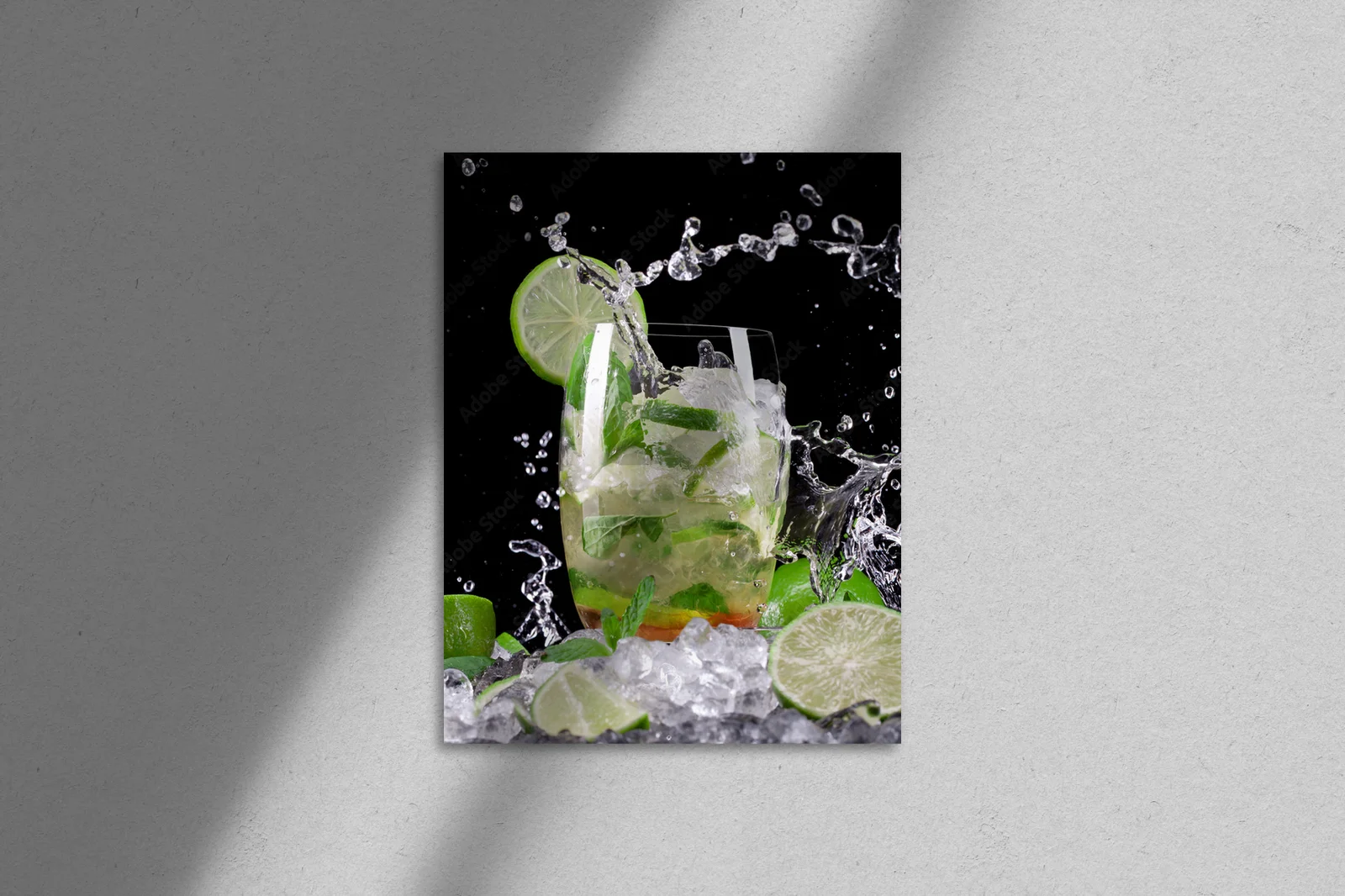 Orzeźwiająca kompozycja mojito na czarnym tle