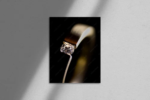 Złoto i diamenty – elegancja na czarnym tle