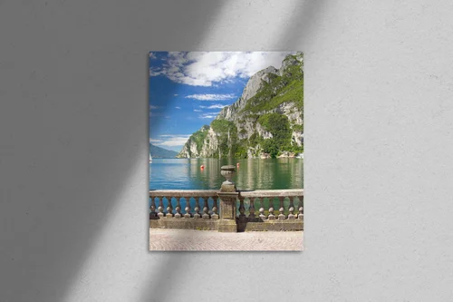Urok Riva del Garda: Idylliczny widok nad jeziorem