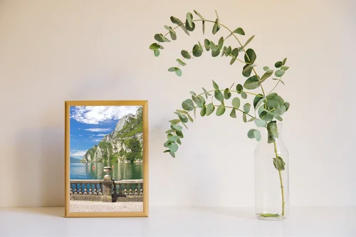 Urok Riva del Garda: Idylliczny widok nad jeziorem