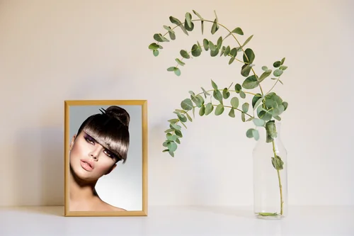 Zmysłowa elegancja: modelka w nowoczesnym stylu