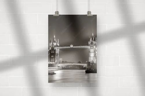 Wieczorny urok Tower Bridge w czerni i bieli