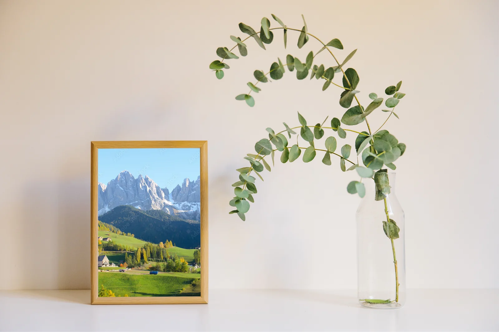 Malownicza wioska z tłem Dolomitów