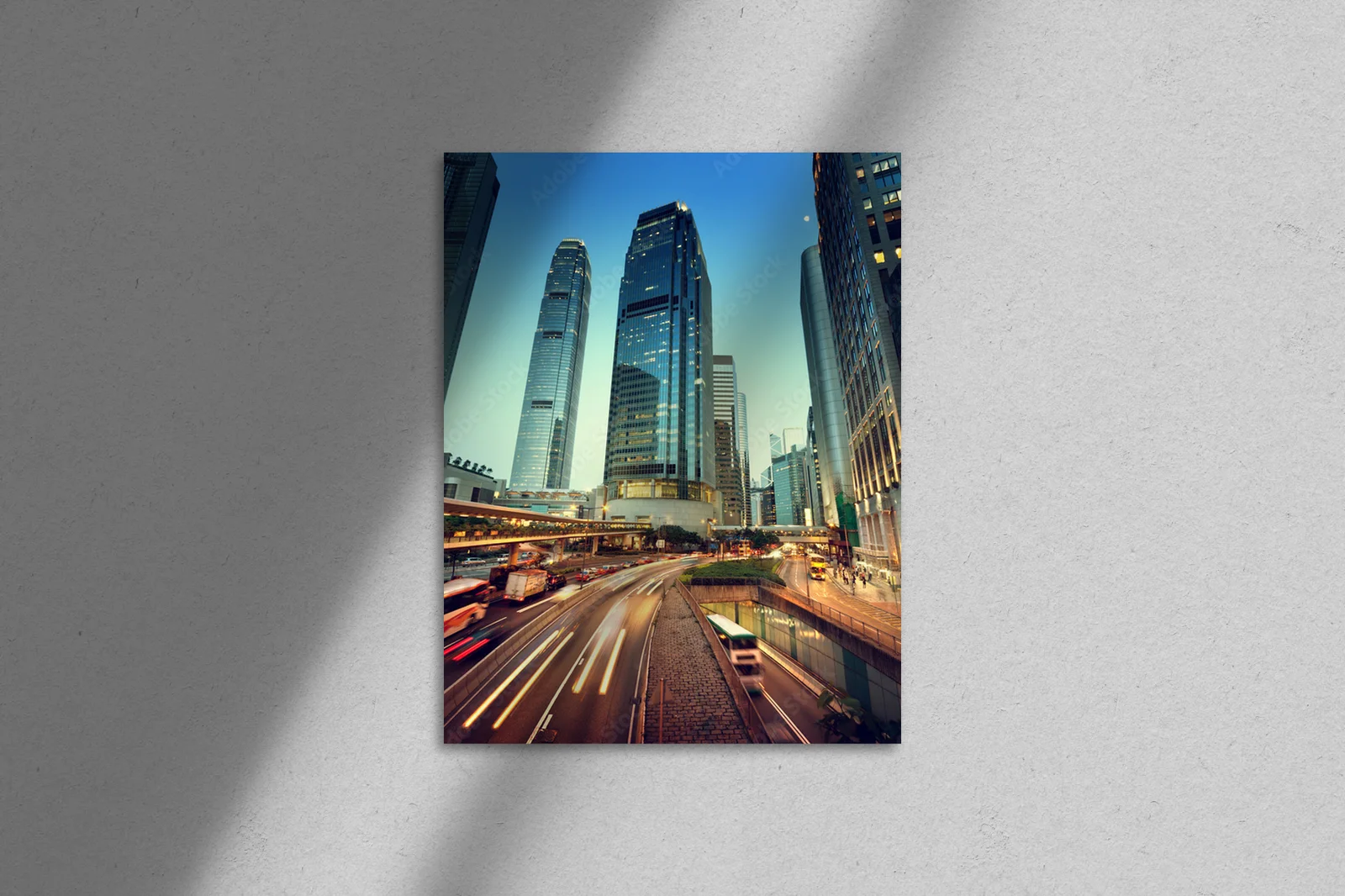 Magiczny zmierzch Hongkongu w odcieniach granatu