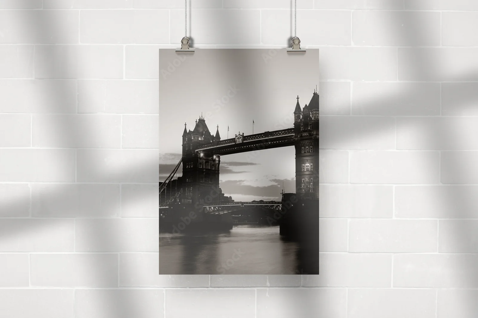 Ikoniczny Tower Bridge w nostalgicznych odcieniach
