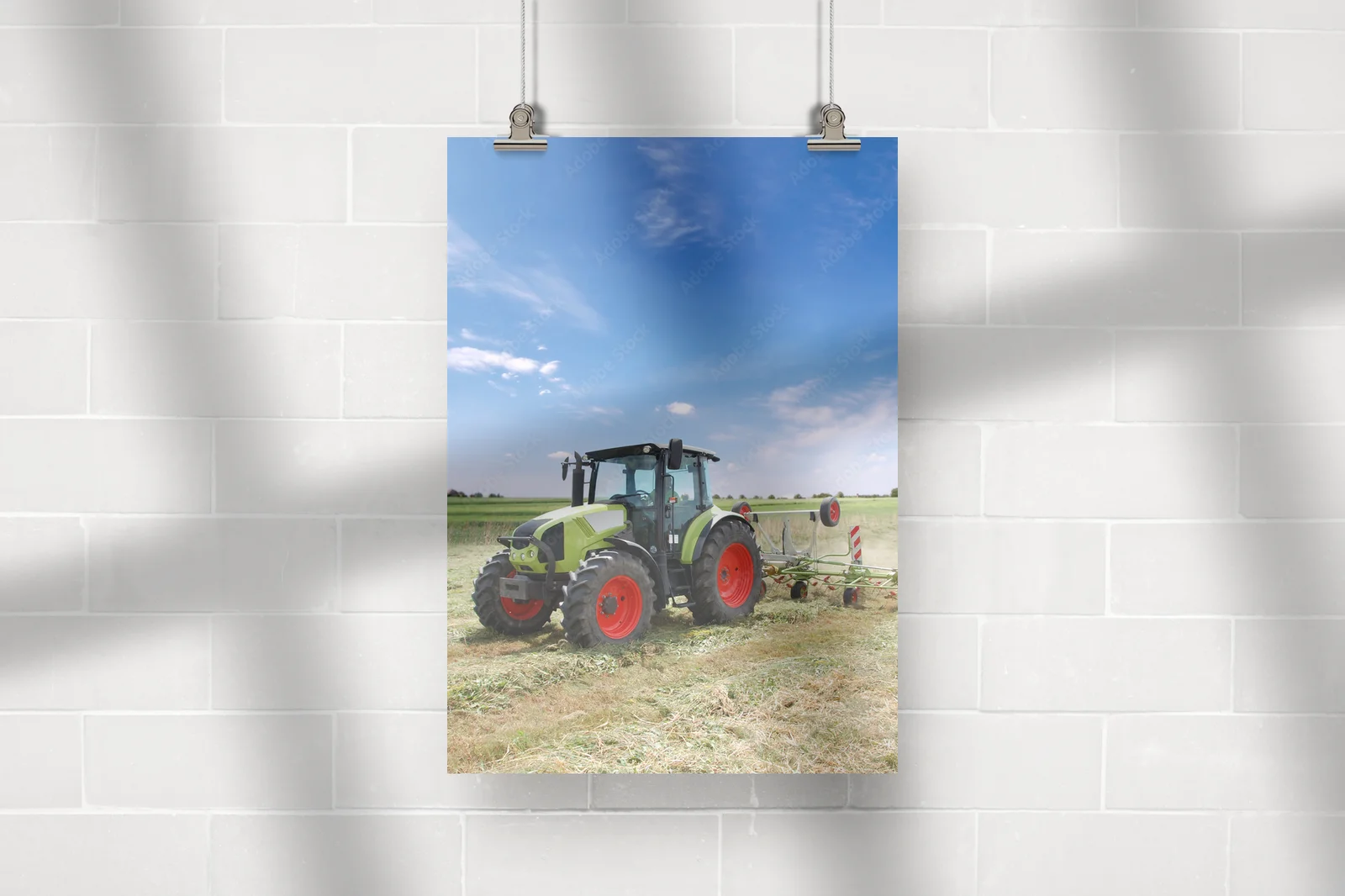 Nowoczesny traktor w letnich barwach natury