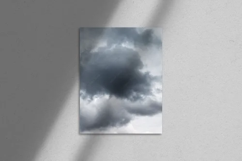Zamglona atmosfera w odcieniach szarości