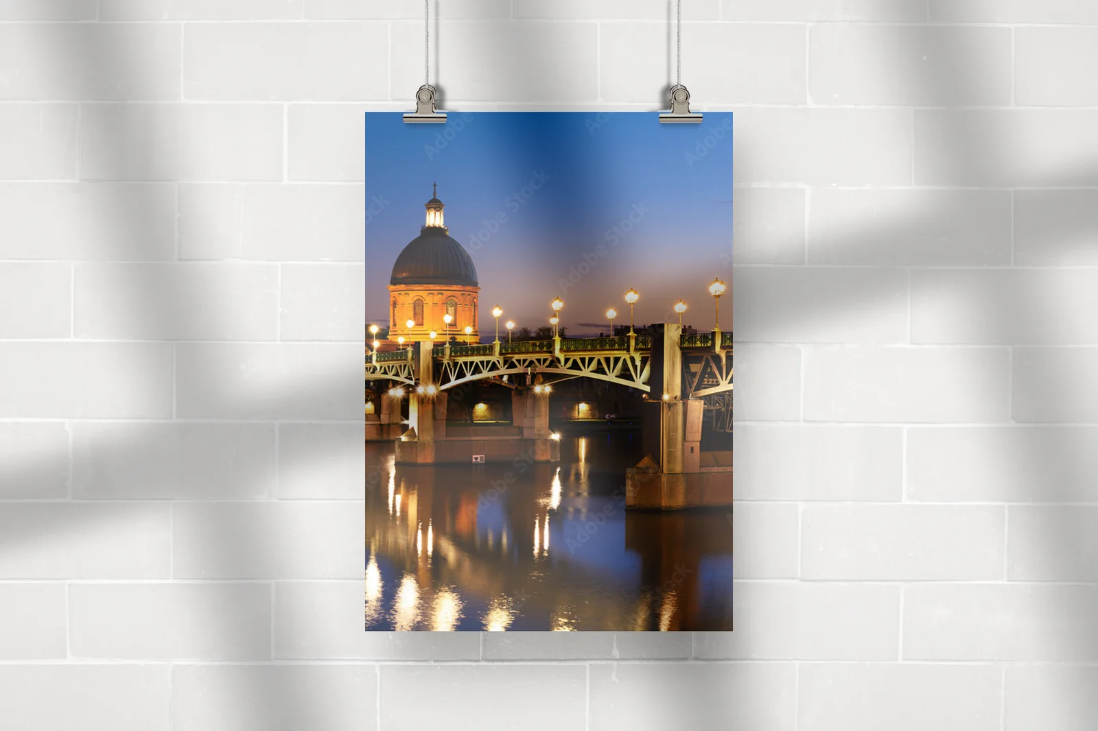 Twilight nad rzeką Garonne w Tuluzie