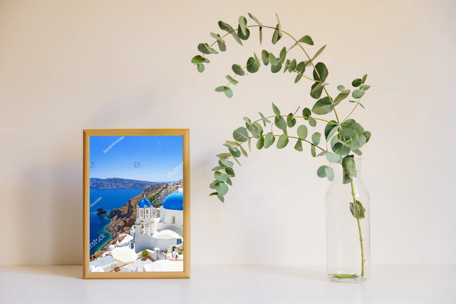 Biało-niebieska architektura Oia w Santorini