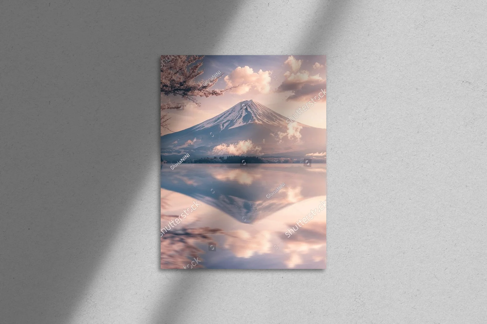 Harmonia wiosny: Fuji i sakury nad jeziorem