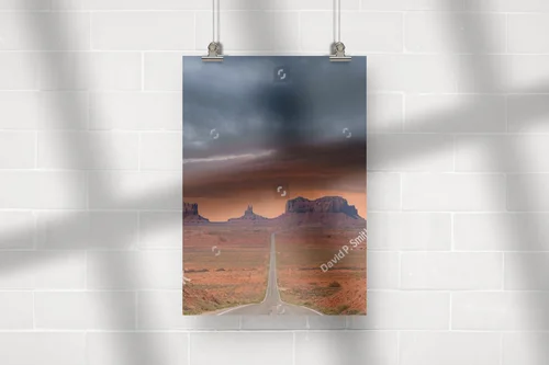 Monument Valley w burzowej scenerii