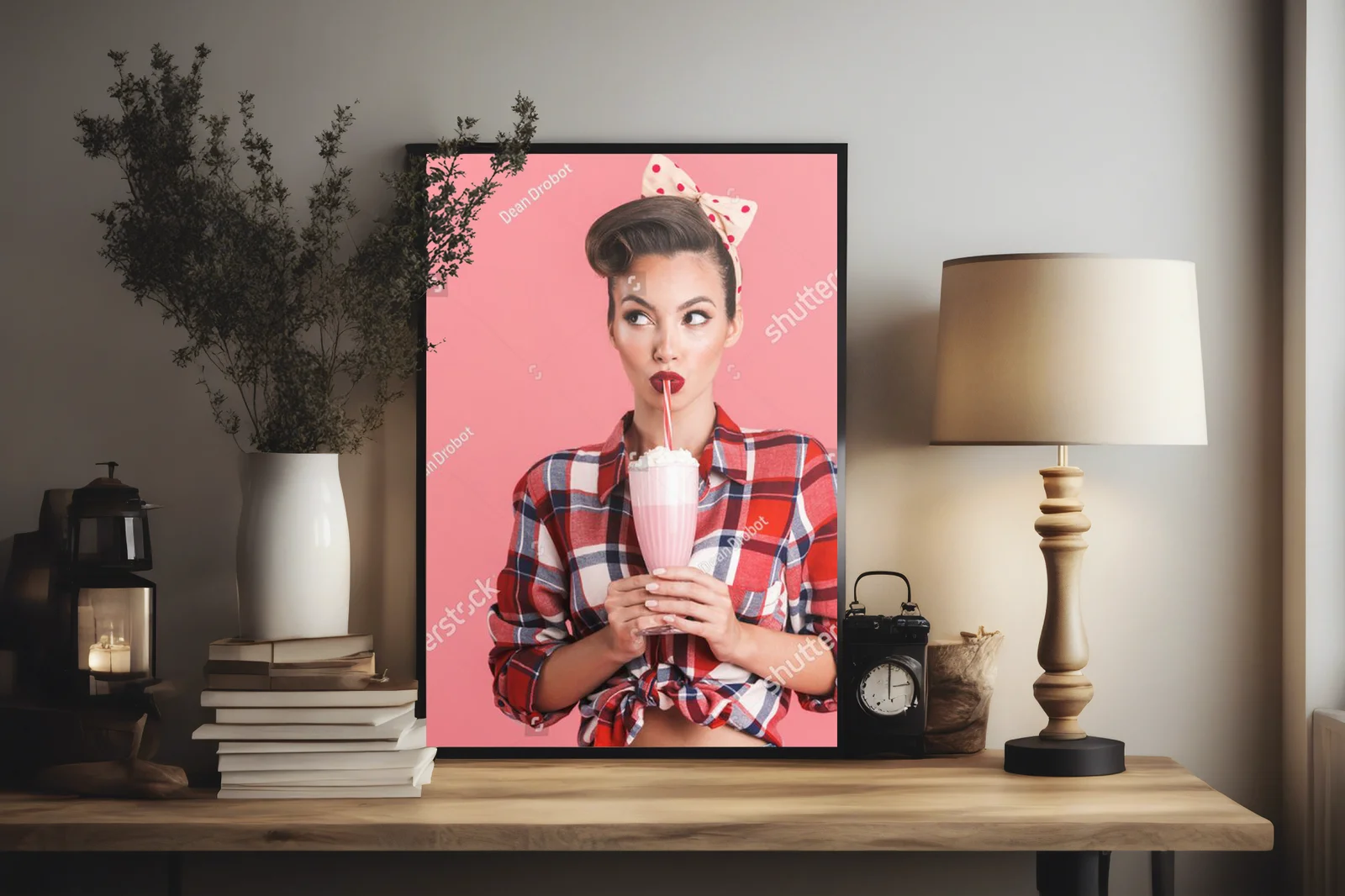 Retro urok pin-up girl z mlecznym shake'em