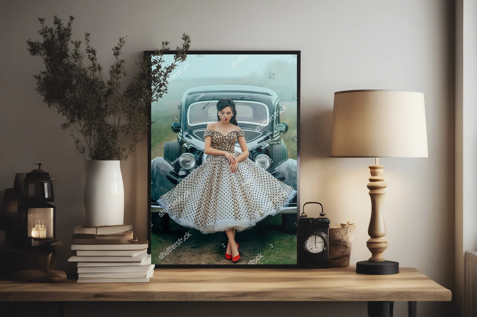 Pin-up styl w towarzystwie klasycznego auta