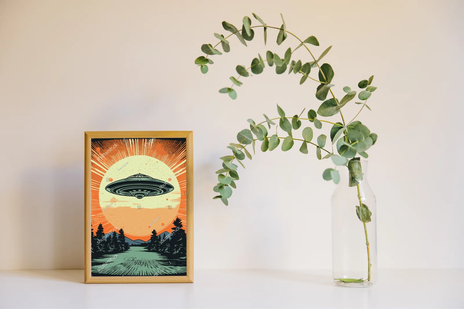 Retro-futurystyczne UFO w kosmicznej aranżacji