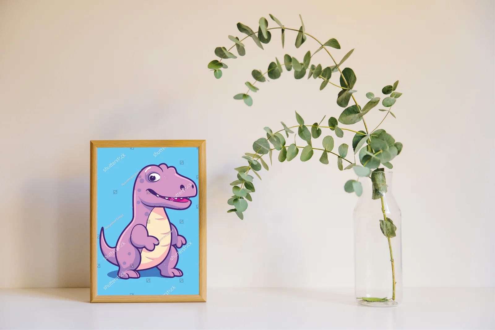 Radosny niebieski dinozaur w kolorowym otoczeniu