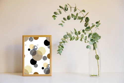 Elegancka geometria w bieli i złocie