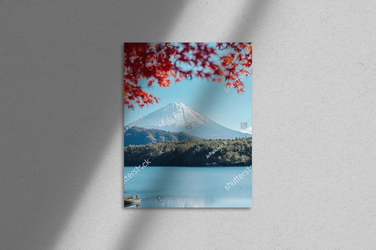 Majestatyczny widok na Fuji w autumnalnej scenerii