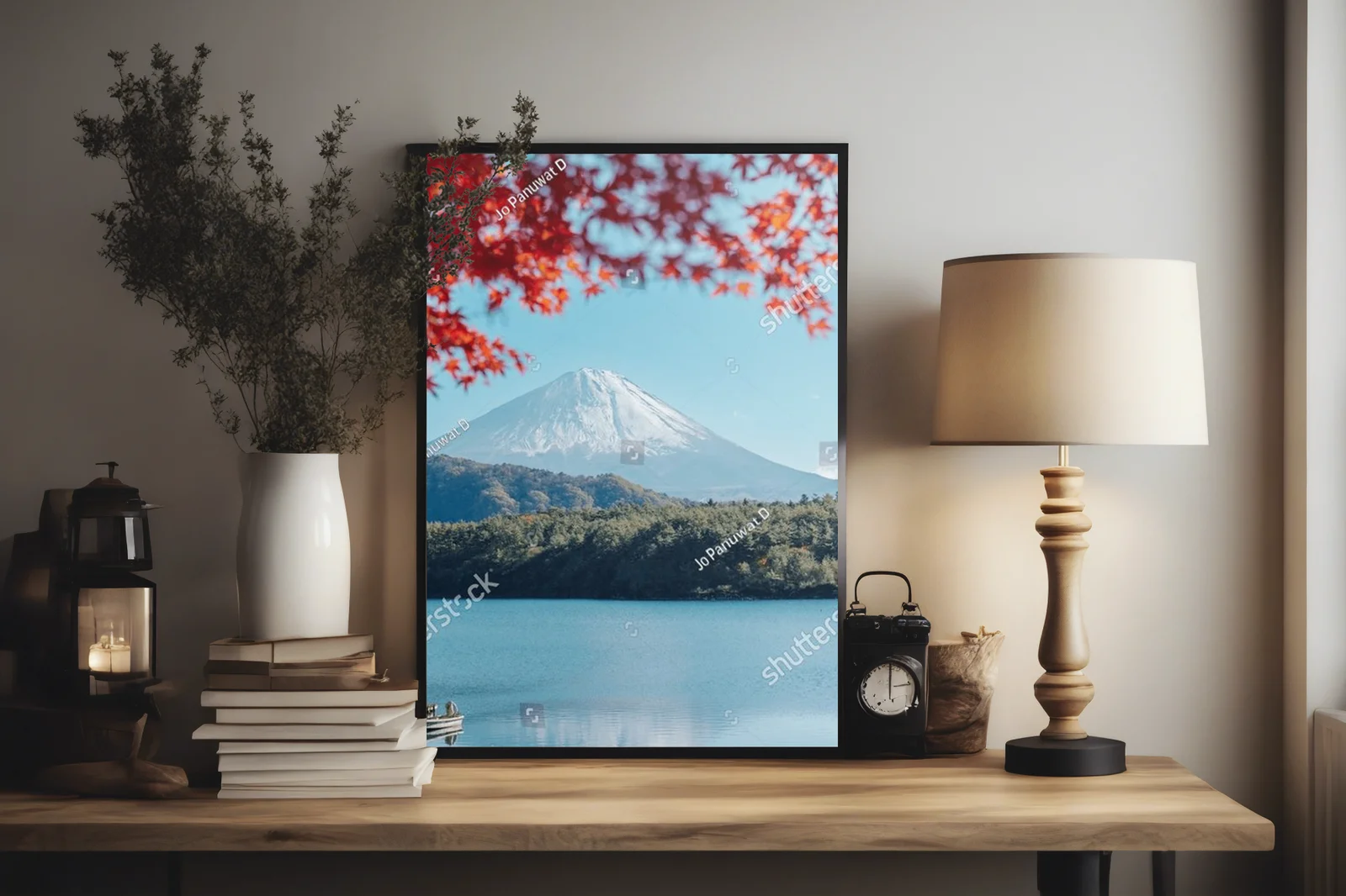 Majestatyczny widok na Fuji w autumnalnej scenerii
