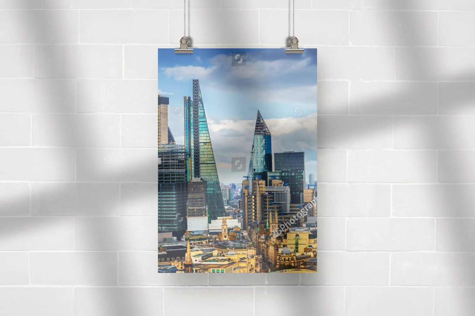 Panoramiczny pejzaż Londynu w złotej godzinie