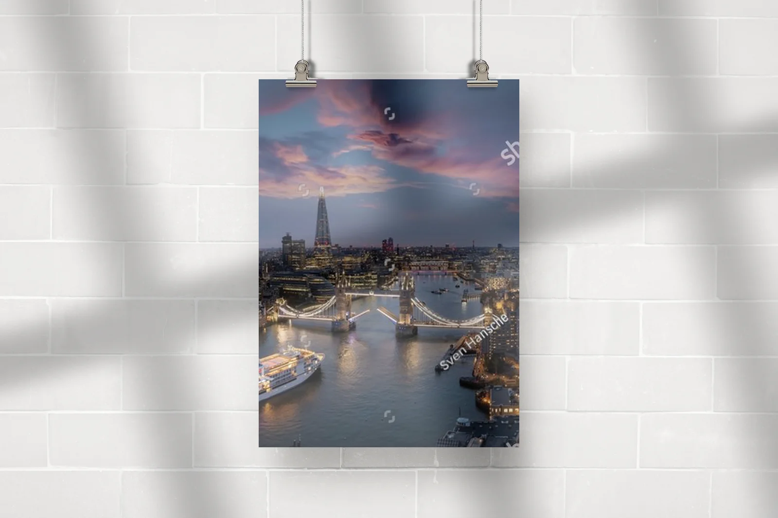 Panoramiczny widok Londynu o zmroku