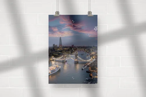 Panoramiczny widok Londynu o zmroku
