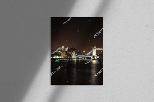 Nocne widoki Londynu nad Tamizą