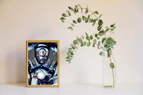 Elegancka siła silnika motocykla w odcieniach srebra