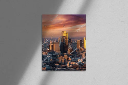 Panoramiczny widok londyńskiego skyline o wschodzie słońca