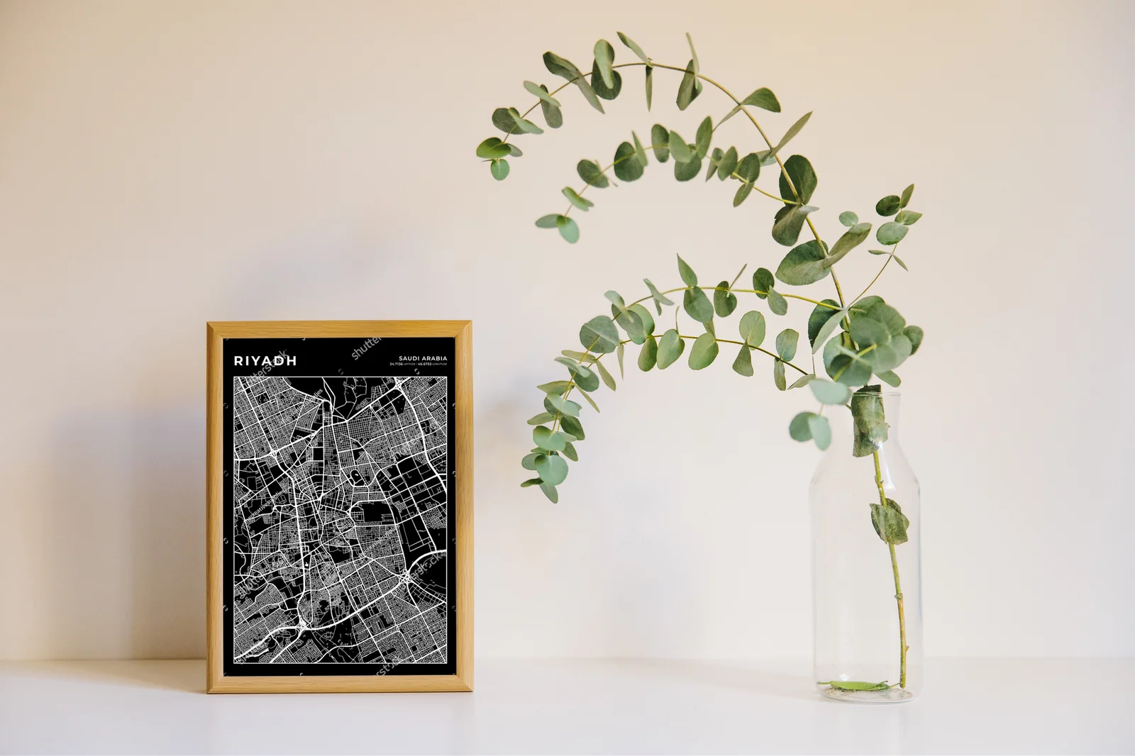 Monochromatyczna mapa Riyadh w minimalistycznym stylu