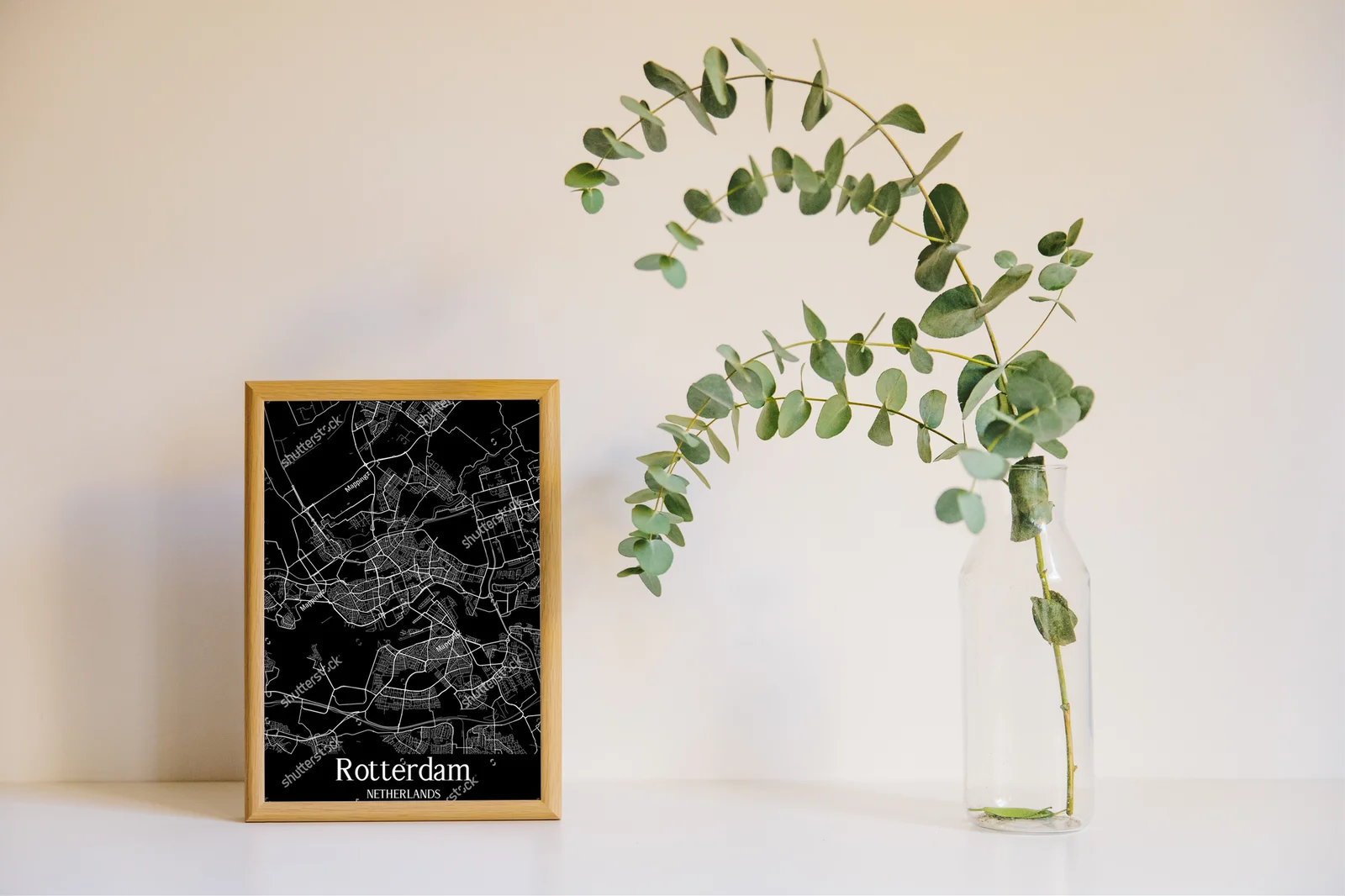 Monochromatyczna mapa Rotterdamu w eleganckich barwach