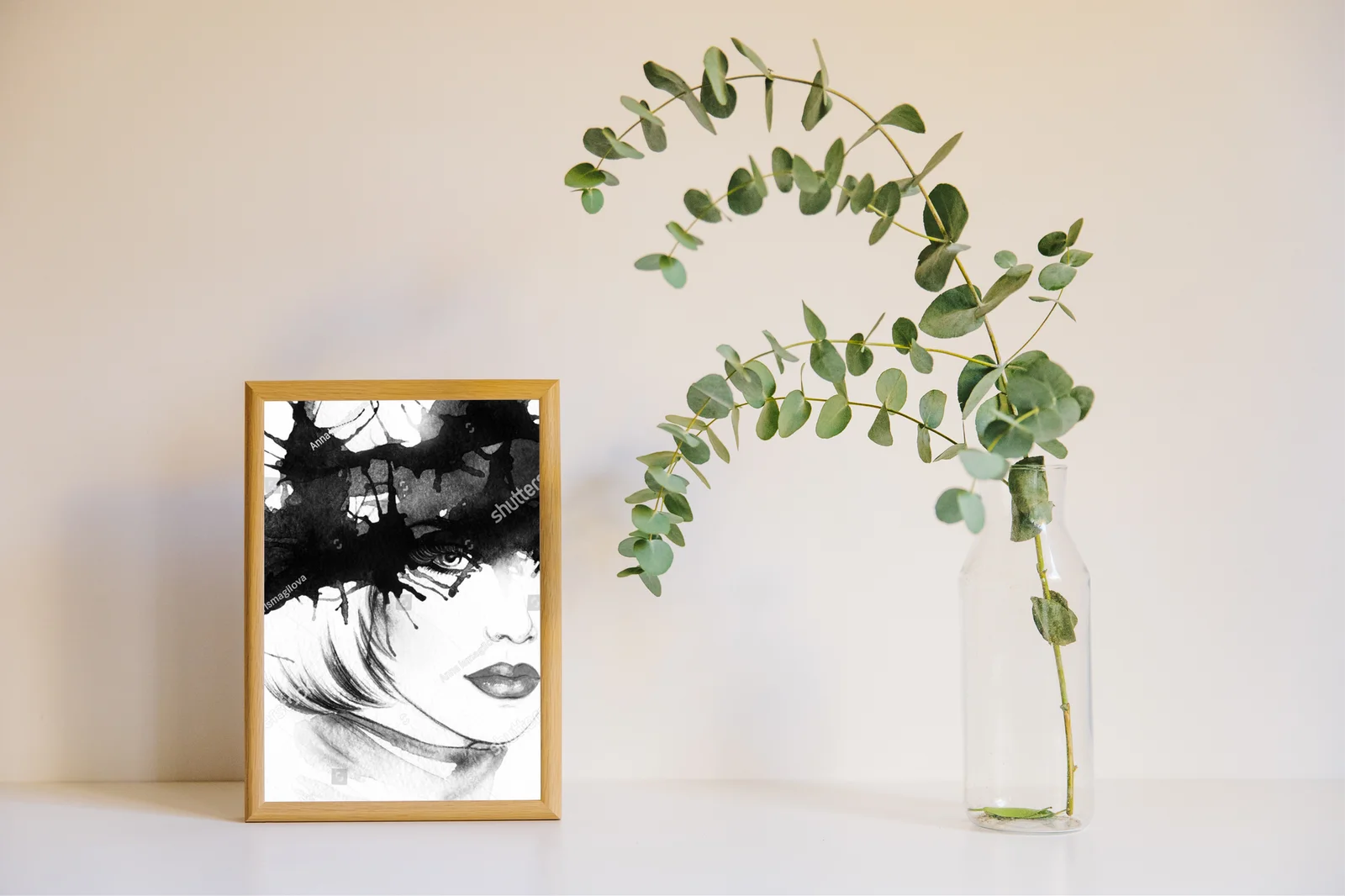 Elegancki portret kobiecy w pastelowych tonach