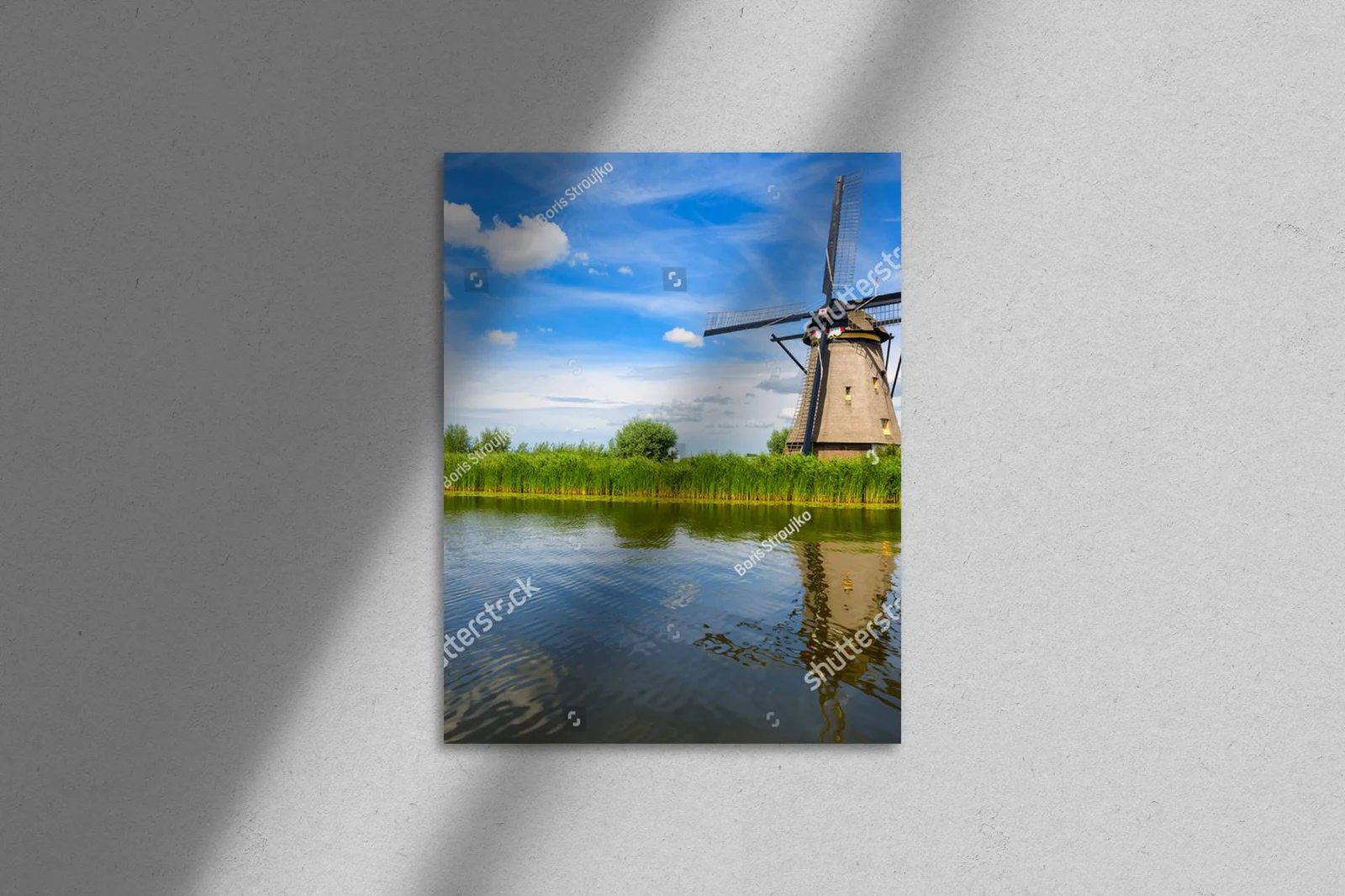 Urok tradycyjnego młyna w malowniczym Kinderdijk