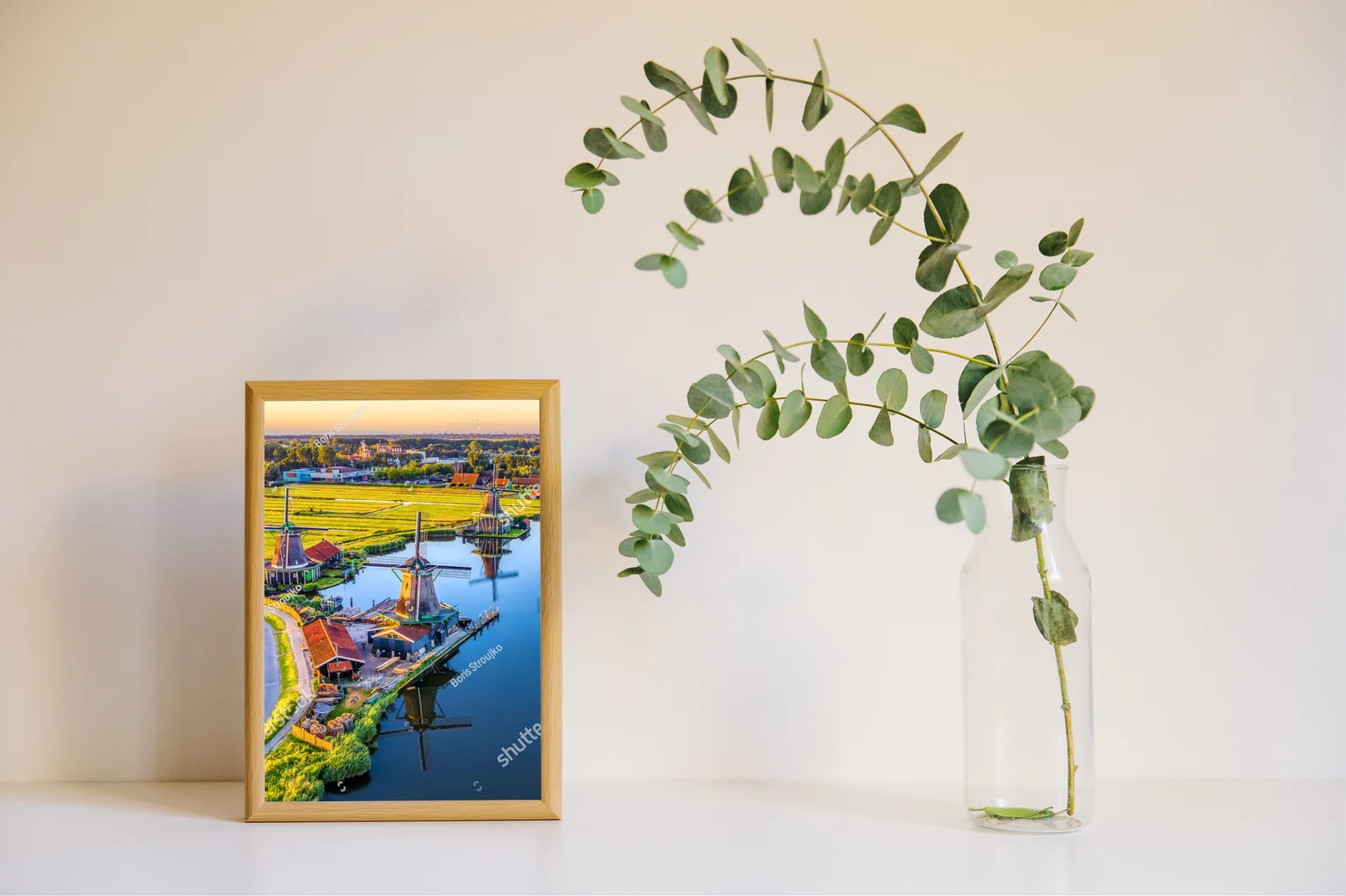 Idylliczny pejzaż wiatraków Zaanse Schans
