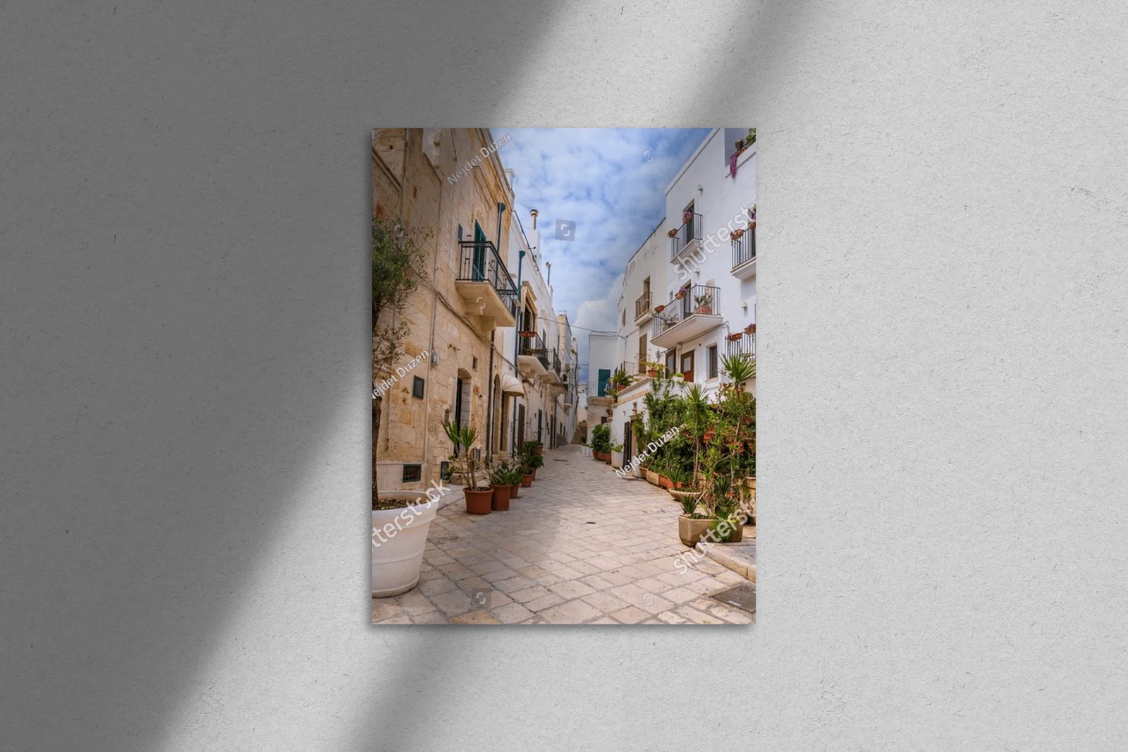 Malowniczy widok ulic Polignano a Mare