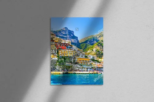 Czarujący widok Positano na włoskim wybrzeżu
