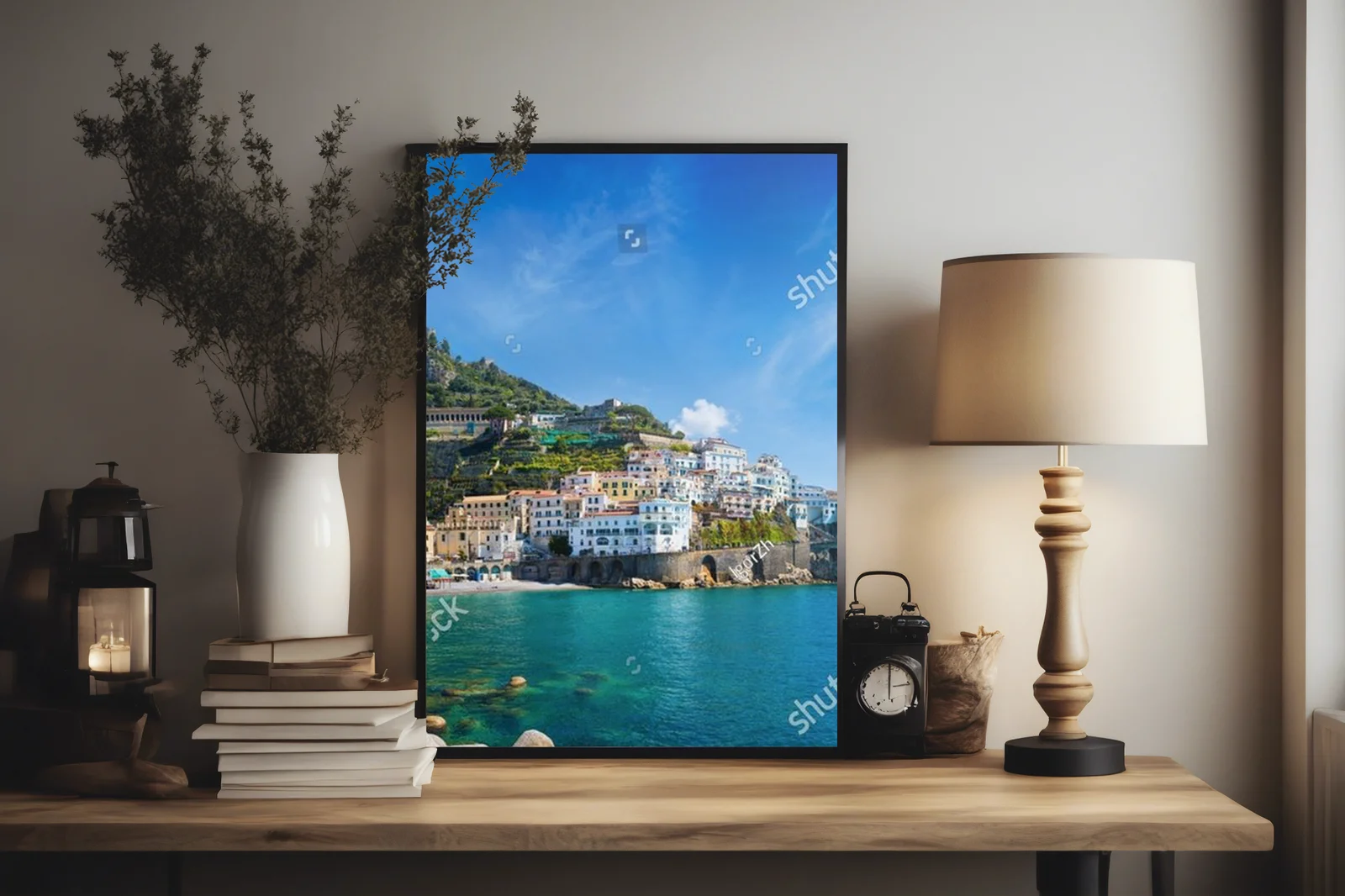 Malownicza panorama Amalfi nad lazurowym morzem